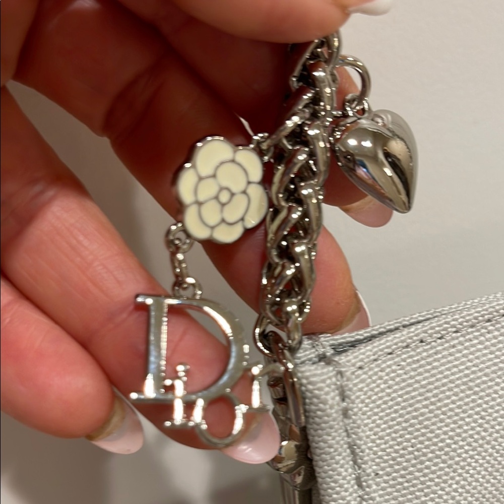 Dior White Cosmetic Bag with Textured Finish - Picture 3 of 14